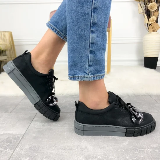 Черни дамски кецове с верижка /