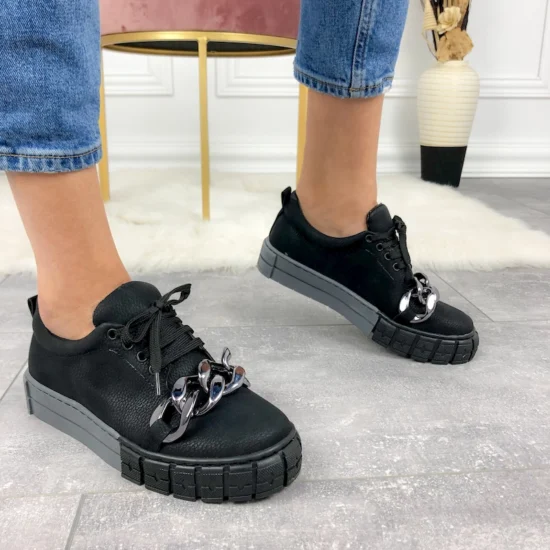 Alternative view of Черни дамски кецове с верижка