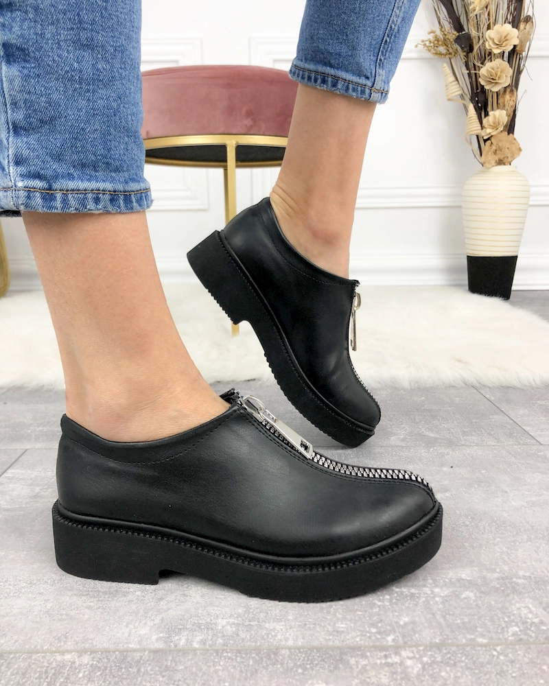 Черни ежедневни обувки от еко кожа Dahana с цип 10048BL