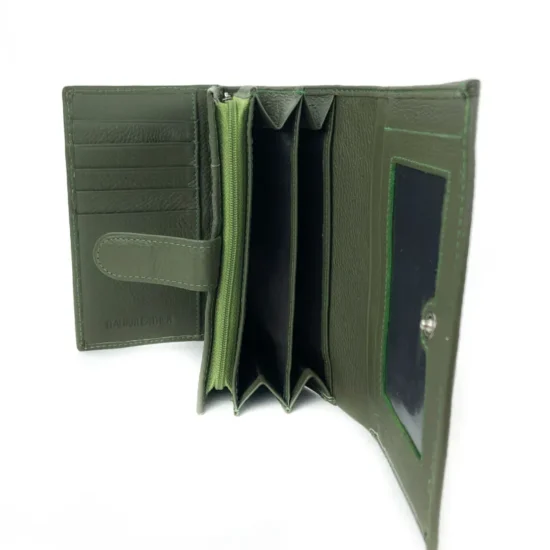 Зелено портмоне естествена кожа с много отделения Leo 30017GR /