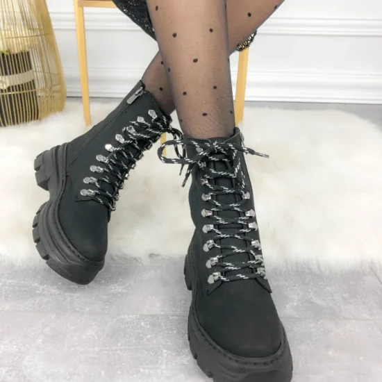 Дамски черни кубинки с връзки Hasselt 10068BL /