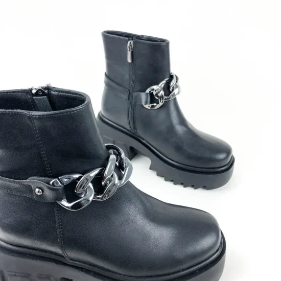 Черни дамски боти с верижка Diest на модерна висока платформа 10066BL /