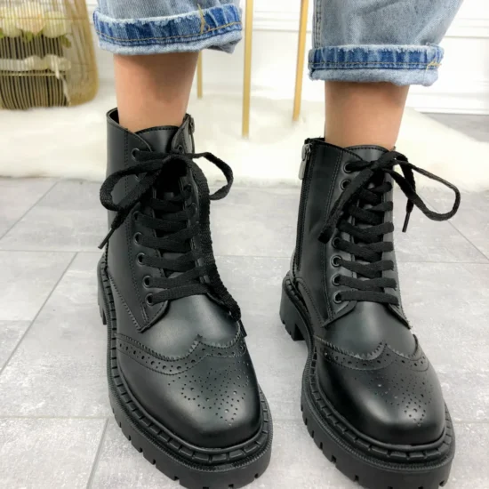 Черни кубинки с връзки и цип Tamaris 10074BL /