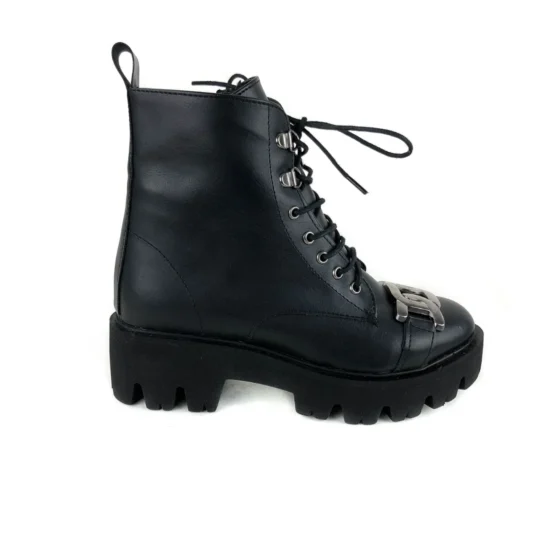 Черни кубинки с катарама отпред Manaus 10079BL /