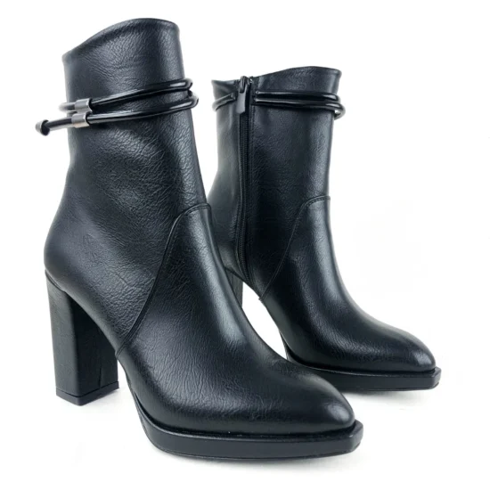 Елегантни черни боти на висок ток Londrina 10089BL /