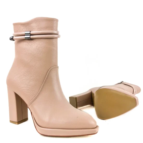 Елегантни бежови боти на висок ток Londrina 10089EE /