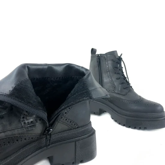 Класически дамски кубинки с ефектен дизайн Bauro 10094BL /