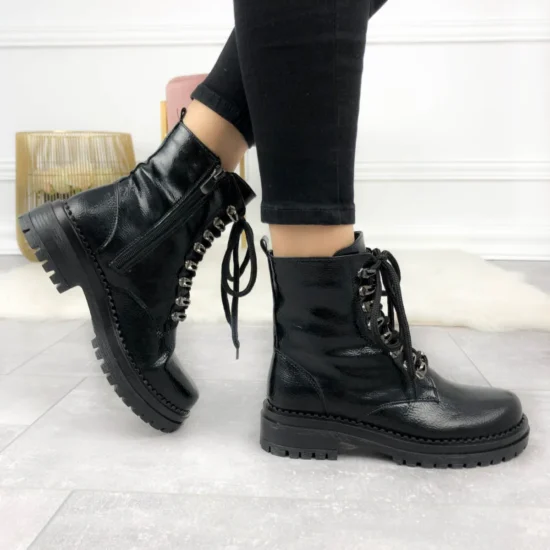 Alternative view of Ежедневни лачени боти Grande в черен цвят 10104BL