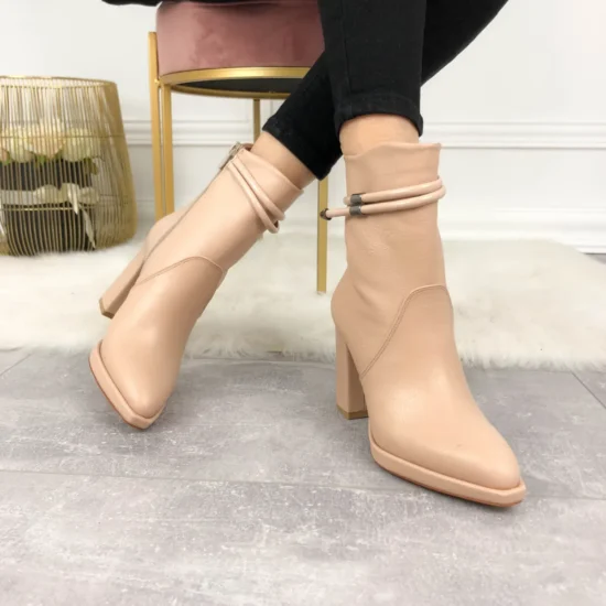 Alternative view of Елегантни бежови боти на висок ток Londrina 10089EE