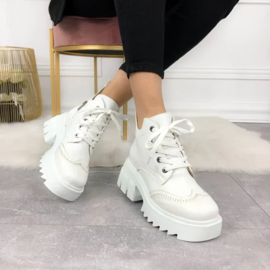 Alternative view of Модерни дамски боти с висока подметка Oxyboot в бял цвят 10067WH