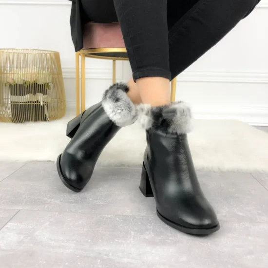 Alternative view of Дамски боти на ток с естествен пух Massaro 10109BL