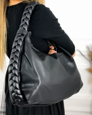 Голяма дамска чанта с дръжка тип плитка Caraza в черен цвят 20022BL