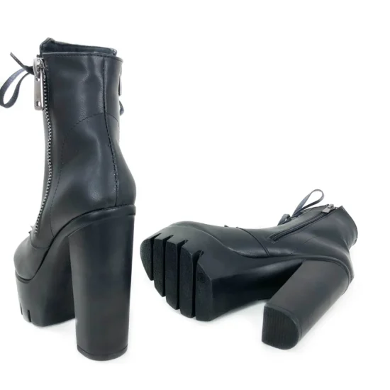 Черни боти на висок ток Viola 10122BL /