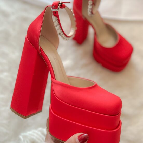 Олекотени обувки с масивна платформа и висок ток Medusa RED 10166RD /