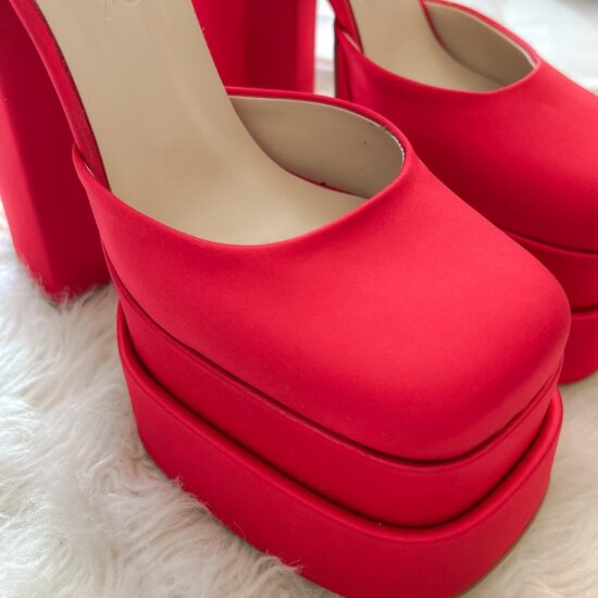 Олекотени обувки с масивна платформа и висок ток Medusa RED 10166RD /