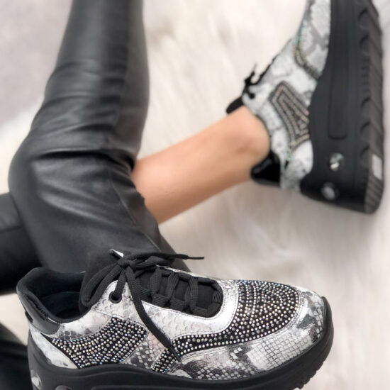 Маратонки на платформа с декорация Selish Black 10162BL /