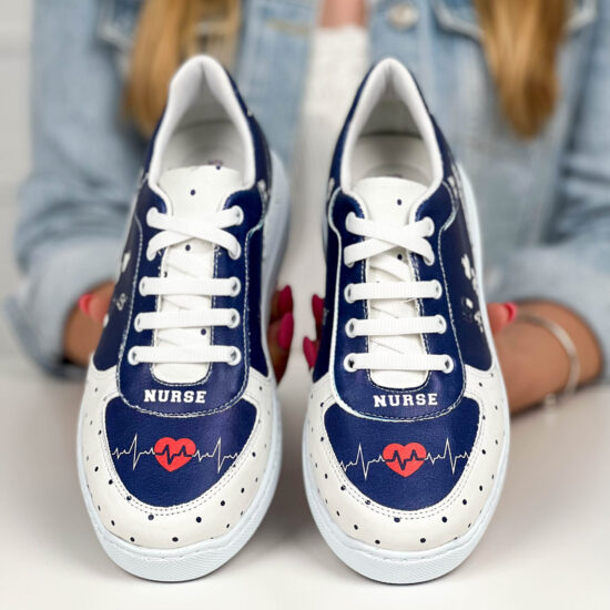 Медицински маратонки Nurse в бяло и синьо 600001 /