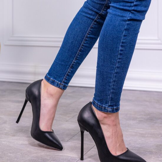 Черни кожени обувки с метален ток Blade 10170BLM /