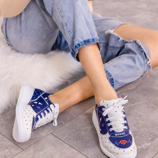 Медицински маратонки Nurse в бяло и синьо 600001 /