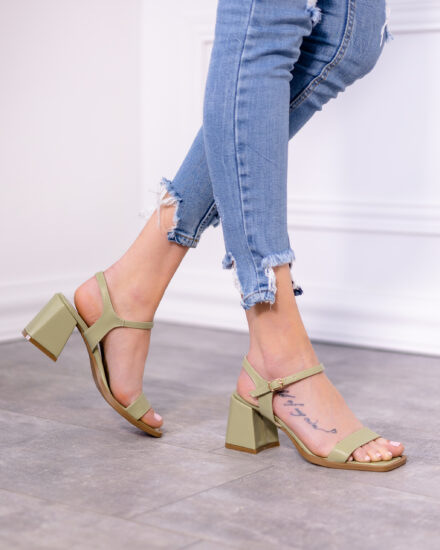 Зелени сандали на среден ток Обувки на ток