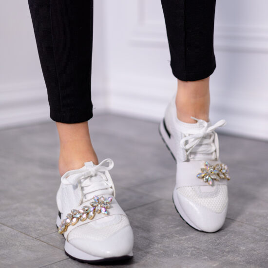 Бели спортно-елегантни маратонки Race 10215 /