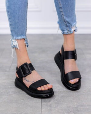 Черни сандали от естествена кожа с ниска платформа Renata  10218