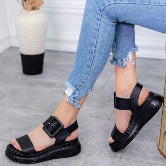 Черни сандали от естествена кожа с ниска платформа /