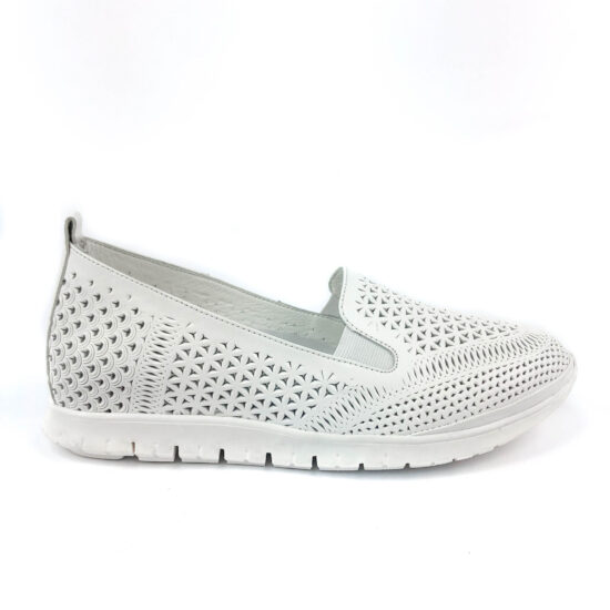 Бели ежедневни обувки от естествена кожа Robin с гъвкава подметка 10221 /