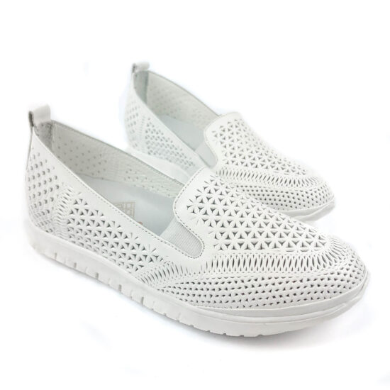 Бели ежедневни обувки от естествена кожа Robin с гъвкава подметка 10221 /