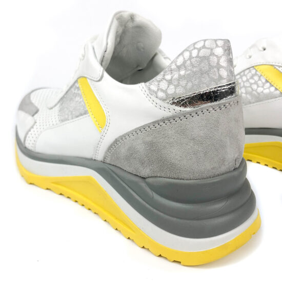 Модерни дамски маратонки от естествена кожа и велур Marga в бяло и сиво 10224 /