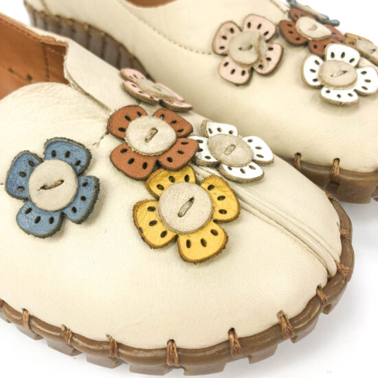 Бежови мокасини от мека естествена кожа с гъвкава подметка Venera 10226 /