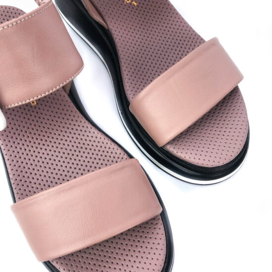 Renata Розови сандали от естествена кожа с ниска платформа /