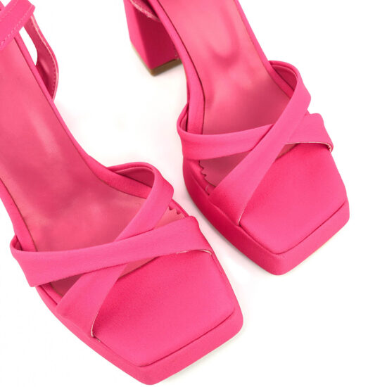 Цикламени сандали от сатен на ток с лека платформа /