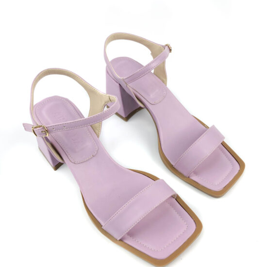 Лилави сандали на среден ток /