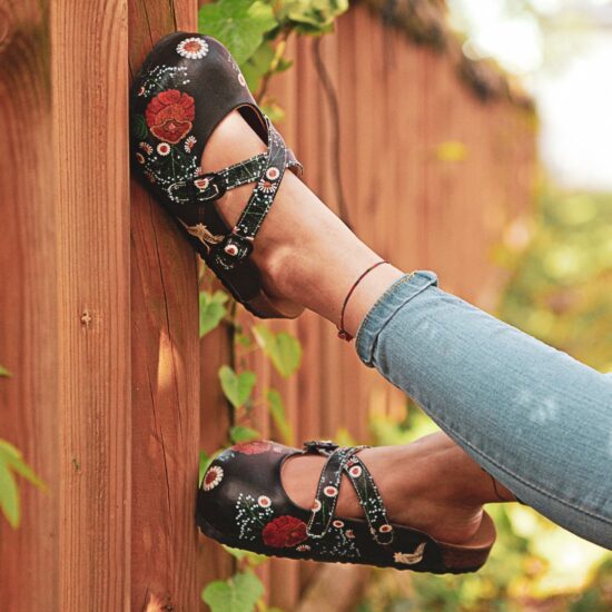 Дамски работни чехли и обувки