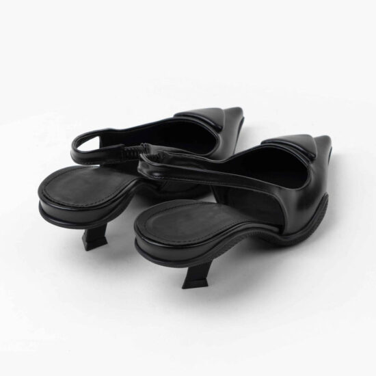 Дизайнерски дамски обувки на нисък ток с остър връх и гумена подметка /