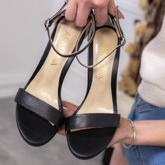 Черни сандали на ток от естествена кожа Camella 10192 /