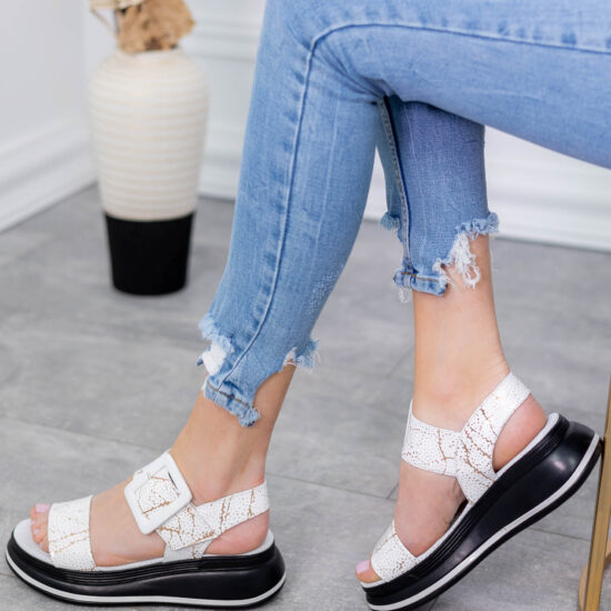 Дамски бели сандали на ниска платформа от естествена кожа Renata  10244 /