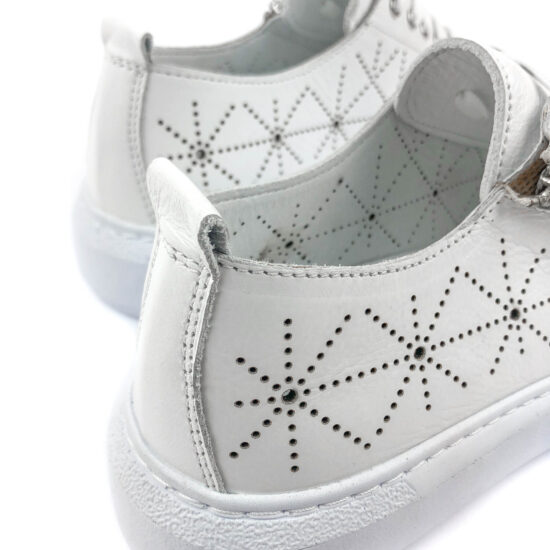 Дамски бели кецове от естествена кожа Juanna 10237 /