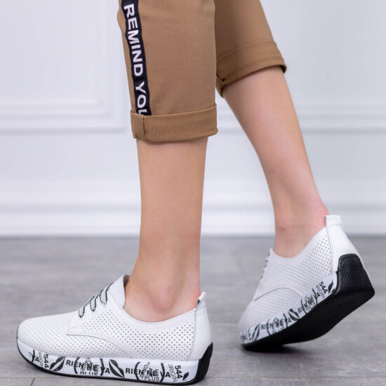 Бели спортни обувки от естествена кожа Tamma 10242 /