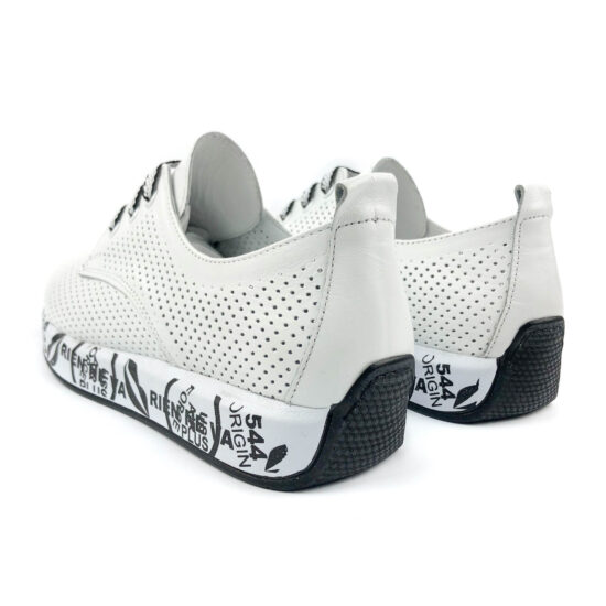 Бели спортни обувки от естествена кожа Tamma 10242 /