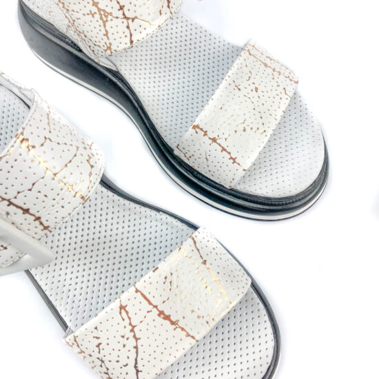 Дамски бели сандали на ниска платформа от естествена кожа Renata  10244 /