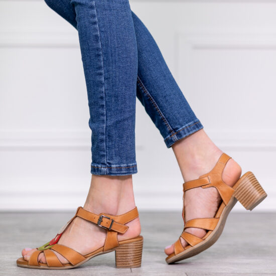 Alternative view of Дамски кафяви сандали от естествена кожа с нисък ток