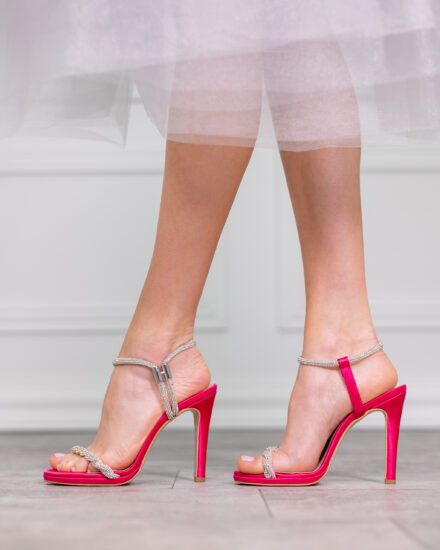 Елегантни цикламени сатенени сандали на тънък ток с камъни Обувки на ток