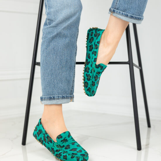 Дамски зелени мокасини от естествен велур с леопардов принт /