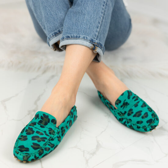Дамски зелени мокасини от естествен велур с леопардов принт /