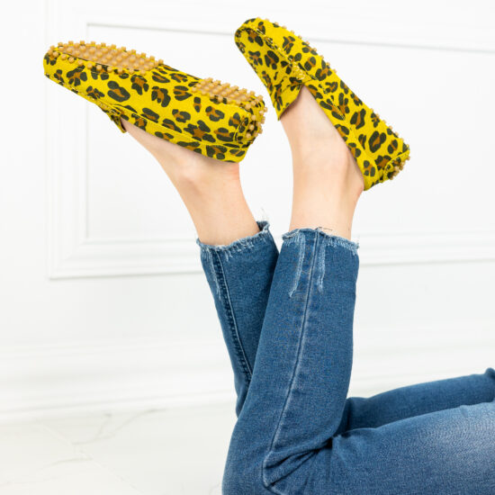 Дамски жълти мокасини от естествен велур с леопардов принт /