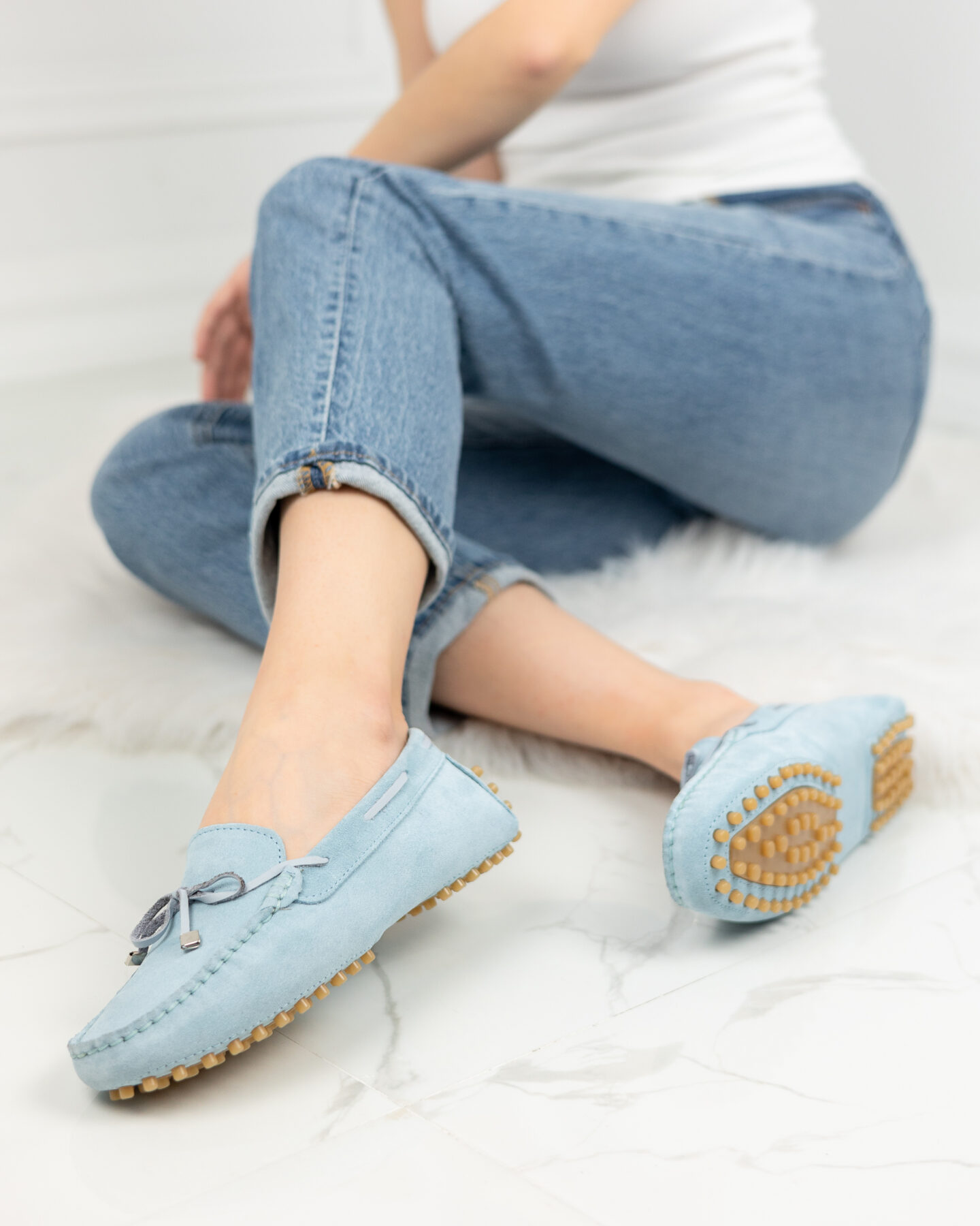 Дамски сини мокасини от естествен велур с панделка Без категория 11 Дамски сини мокасини от естествен велур с панделка Без категория 11