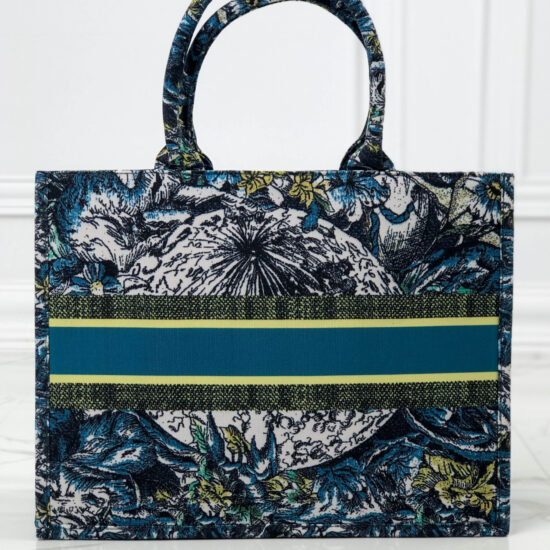 Alternative view of Голяма дамска чанта от текстил със син принт Diorissimo 20057LU