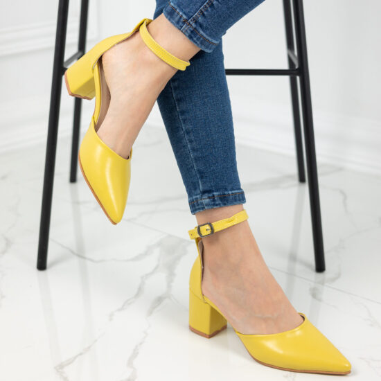 Alternative view of Елегантни кожени жълти обувки на нисък ток